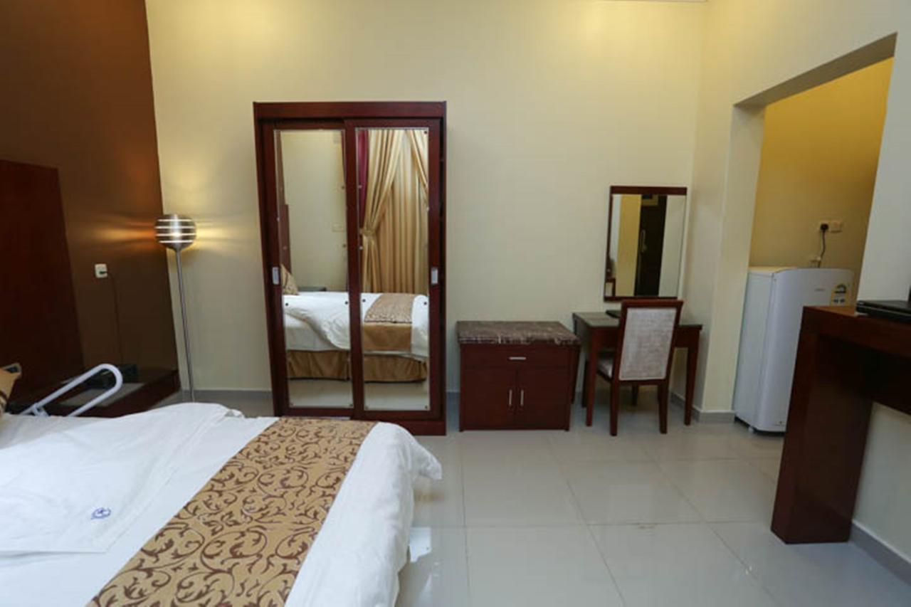 Raoum Inn - Hawtah Bani Tamim Hotat Bani Tamim Ruang foto